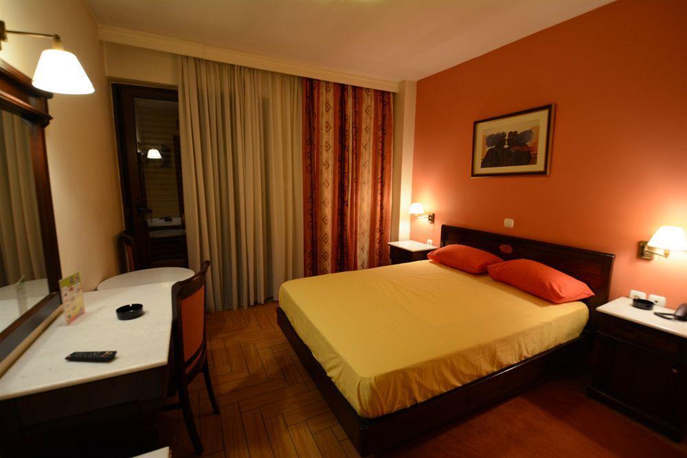 Hotel Chris Athén Kültér fotó